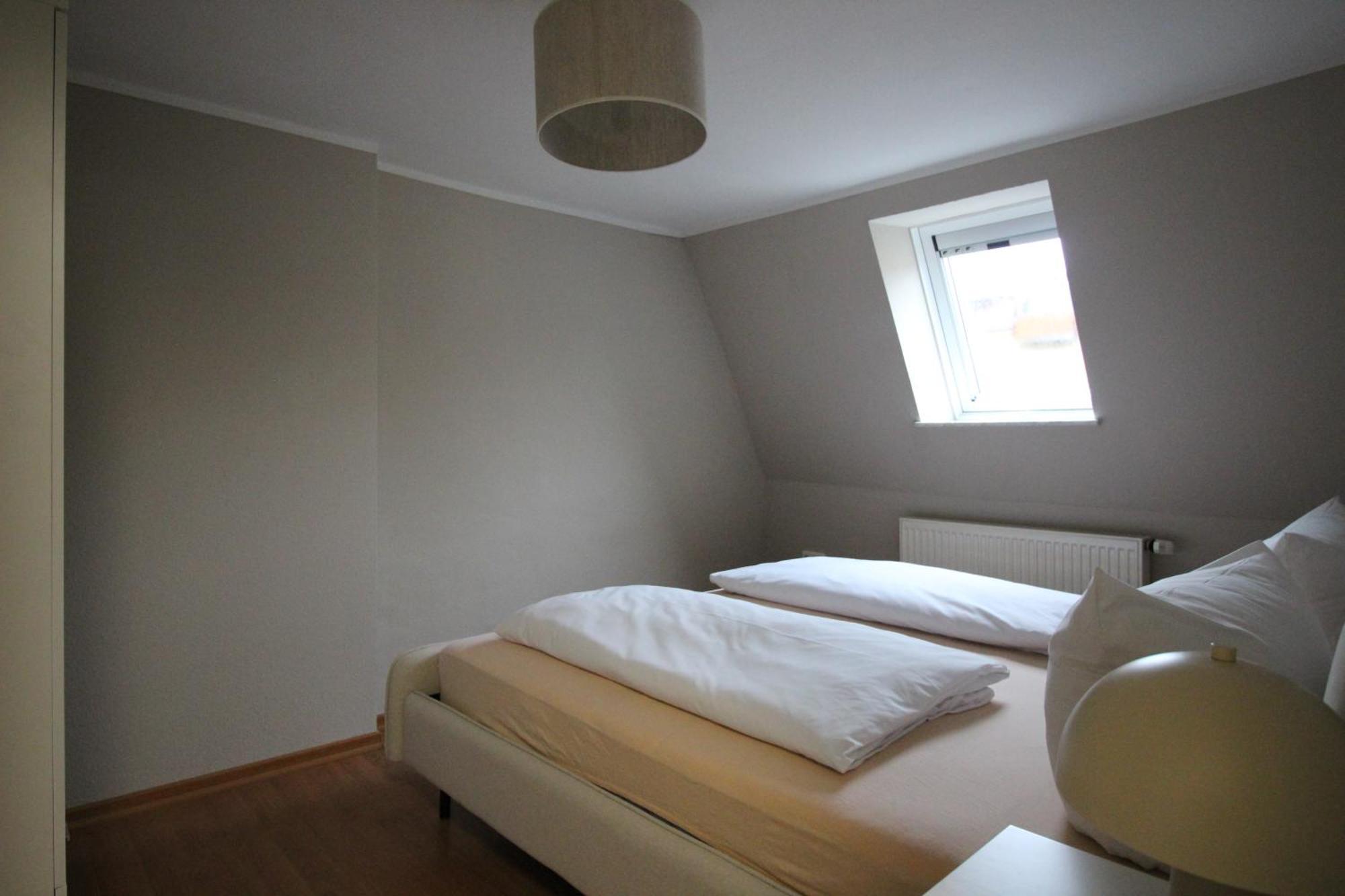 Homie Stay Schiestlstrasse - Moderne Dachgeschosswohnung Mit 2 Schlafzimmern 维尔茨堡 外观 照片