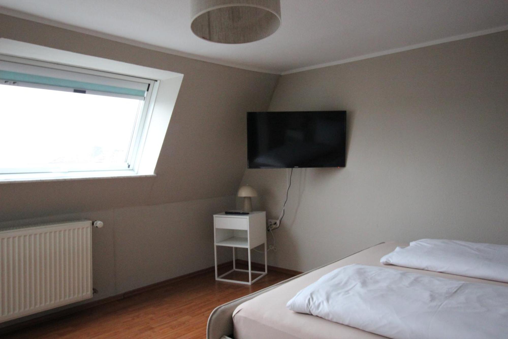 Homie Stay Schiestlstrasse - Moderne Dachgeschosswohnung Mit 2 Schlafzimmern 维尔茨堡 外观 照片